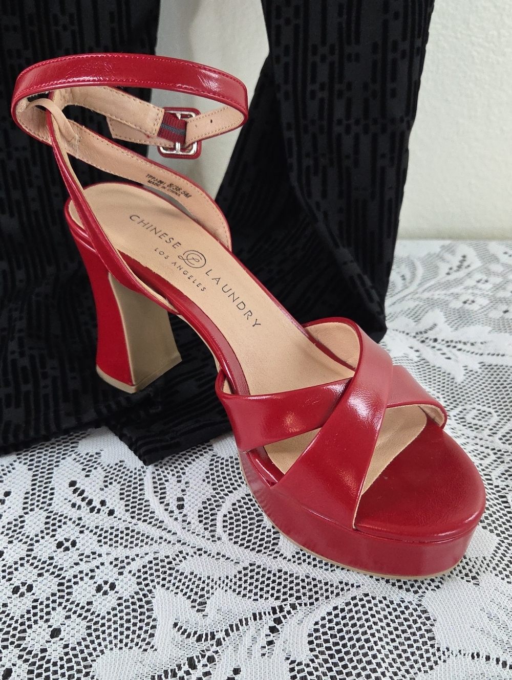 Chinese Laundry 8M Red Platform Sandal Heel - Women's Strappy Ankle Strap Retro